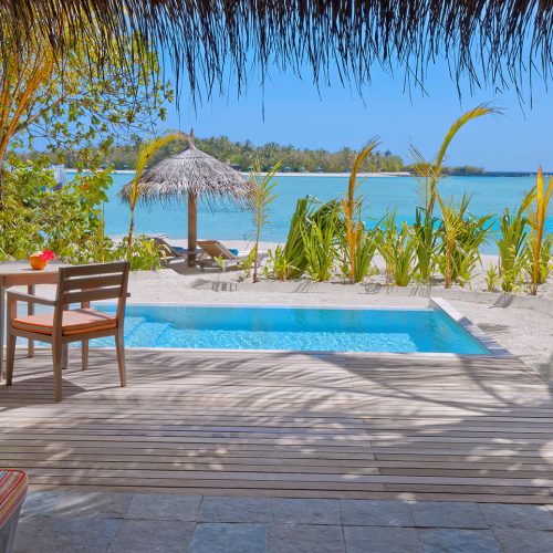anantara_dhigu_sunrise_beach_pool_villa_1920x1037