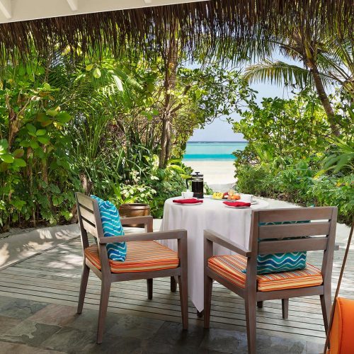 anantara_dhigu_sunrise_beach_villa_balcony_1920x1037
